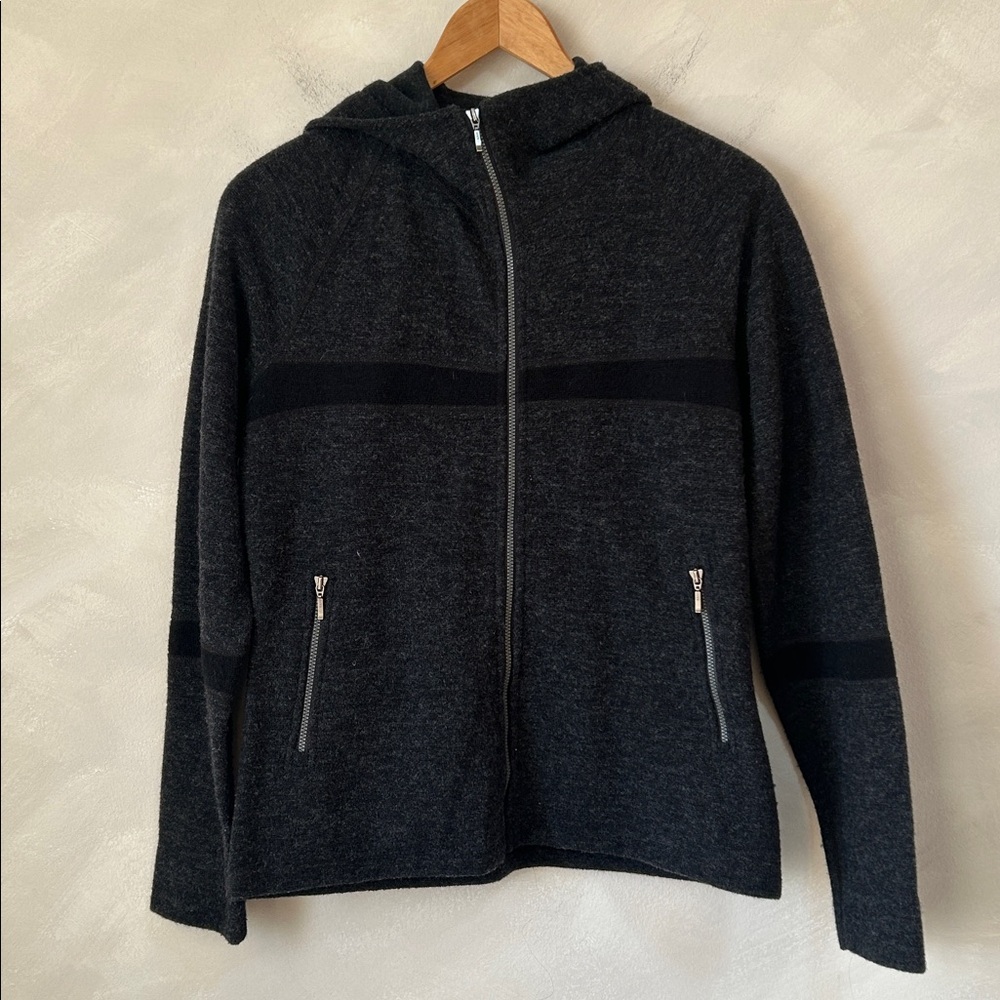 Ibex Merino Wool Long Sleeve Zip Hoodie in grey size small